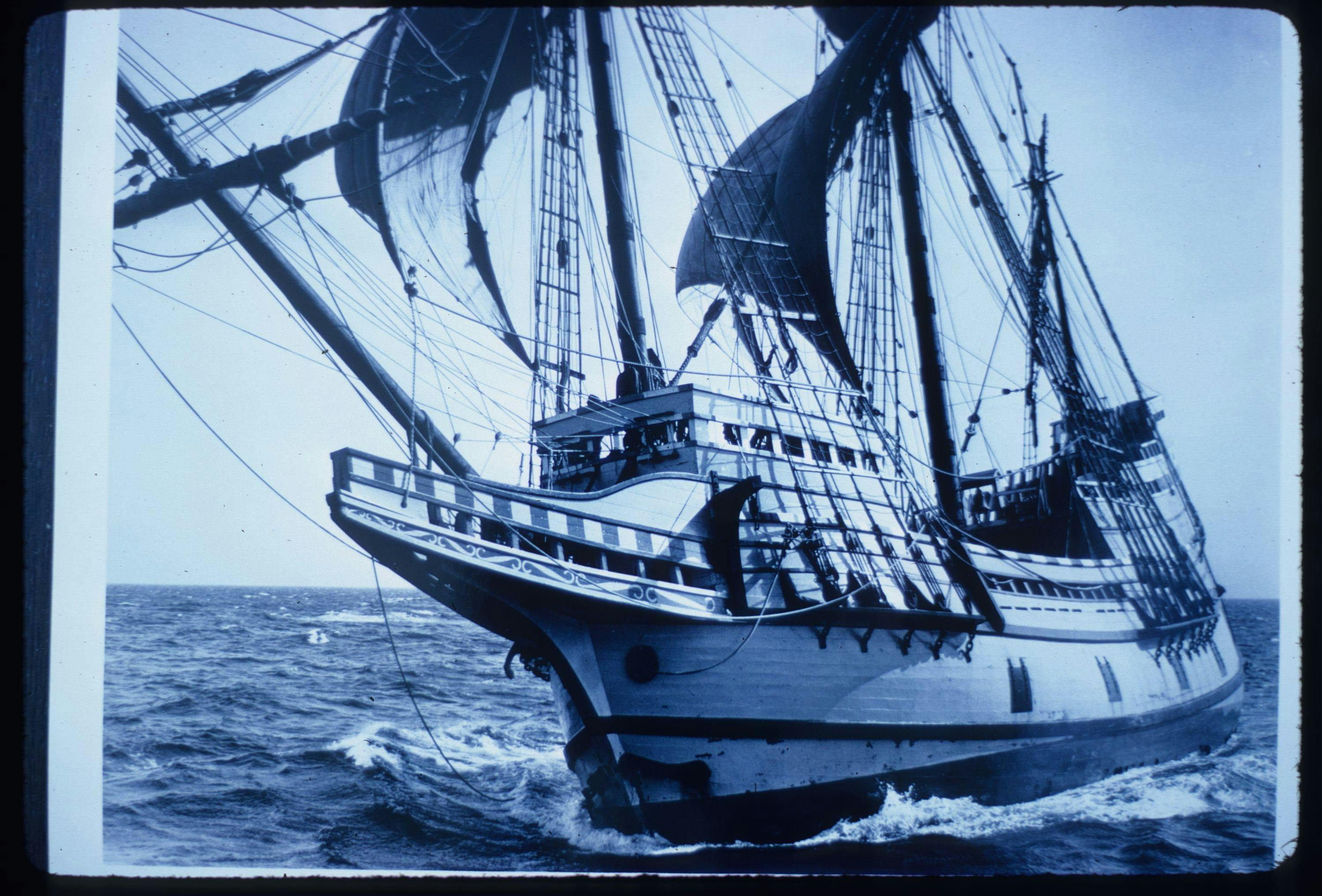 Mayflower II at sea in 1964
