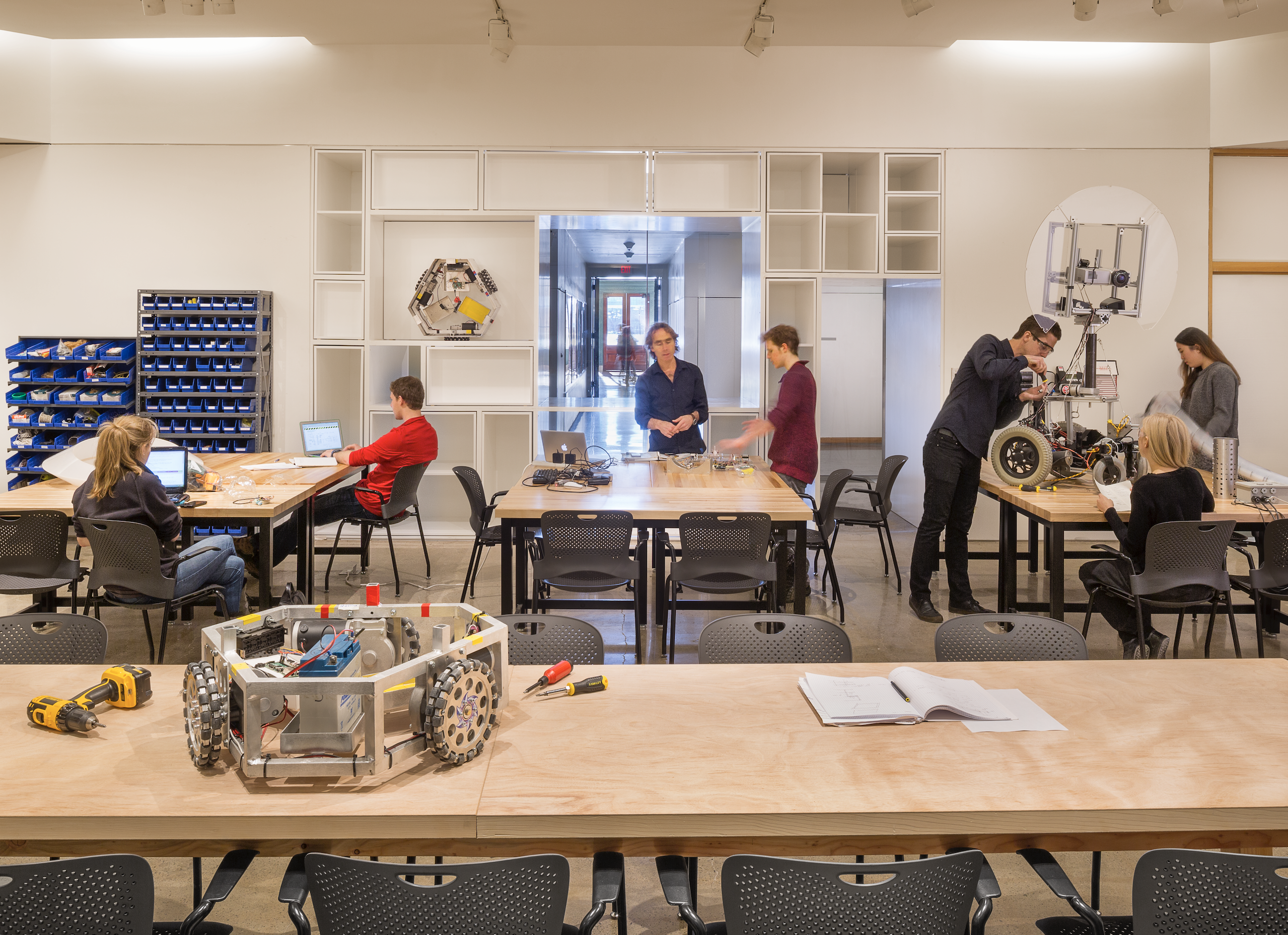 photo of MIT Museum Studio space with students and instructors shown