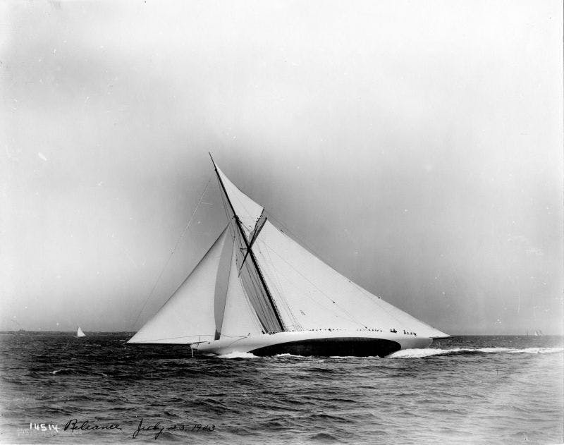 yacht reliance at full sail 1903